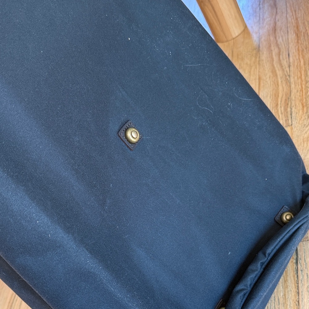 Barbour Waxed Canvas Navy Duffel Bag NWOT - Picture 9 of 10